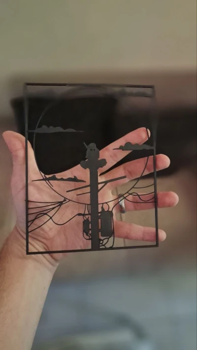 Quadro preto Itachi no Poste